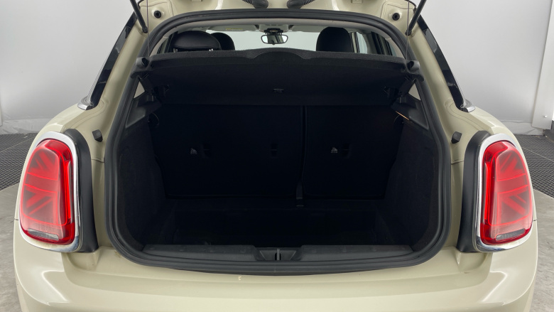 MINI Hatchback 1.5 Cooper Classic II 5dr Petrol Hatchback